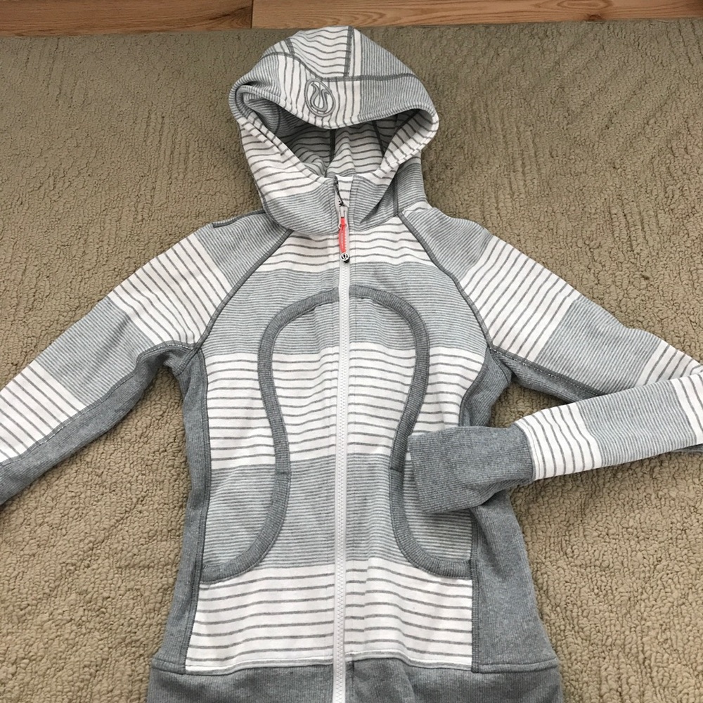 LULULEMON athletica (size 4) Scuba Hoodie